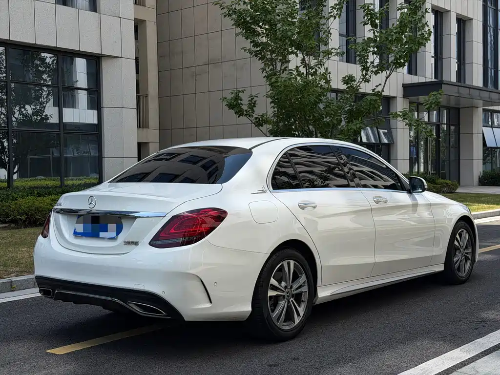 Mercedes-Benz C-Class — миниатюра 6