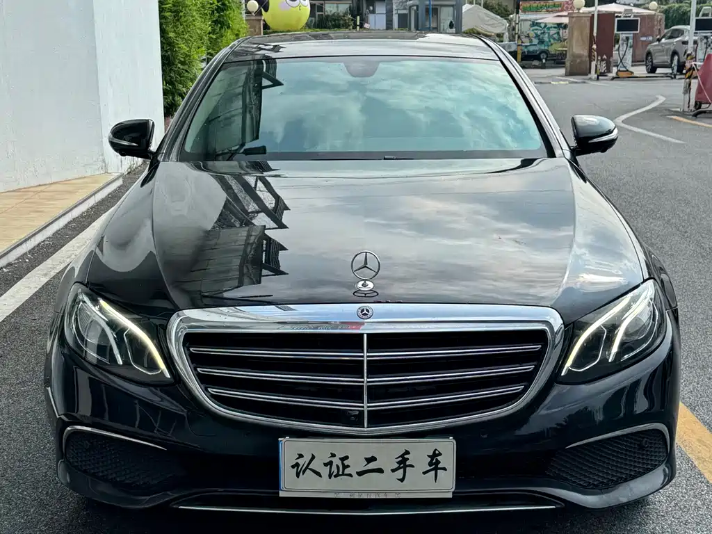 Mercedes-Benz E-Class — миниатюра 2