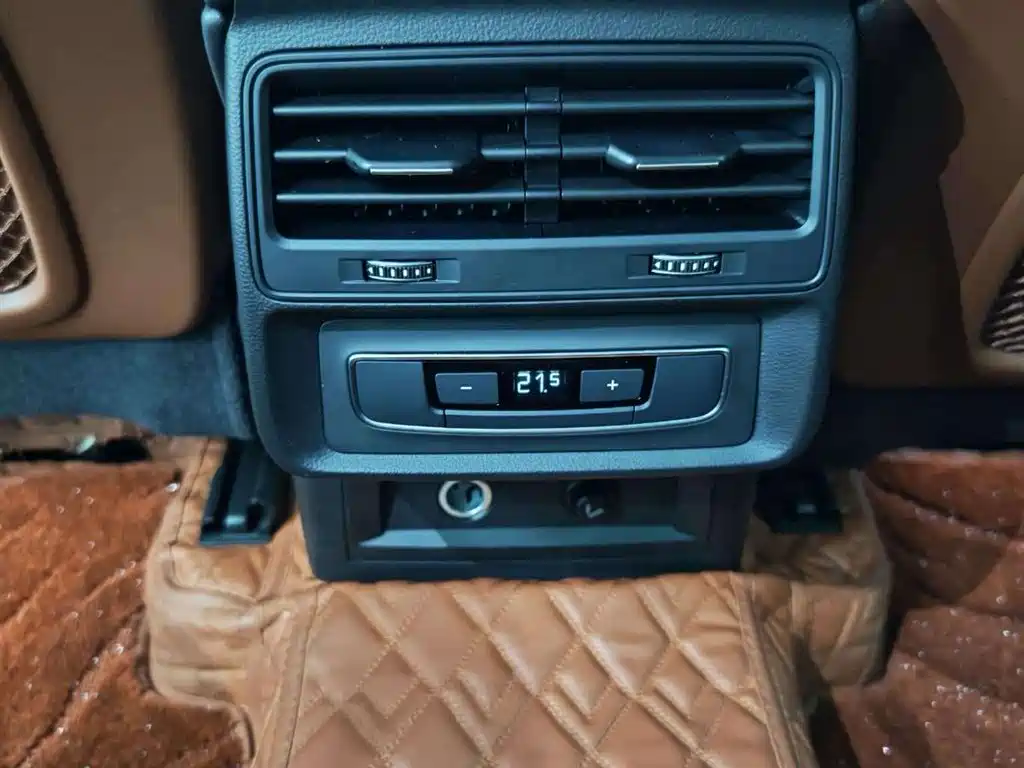 Audi Q7 — миниатюра 12