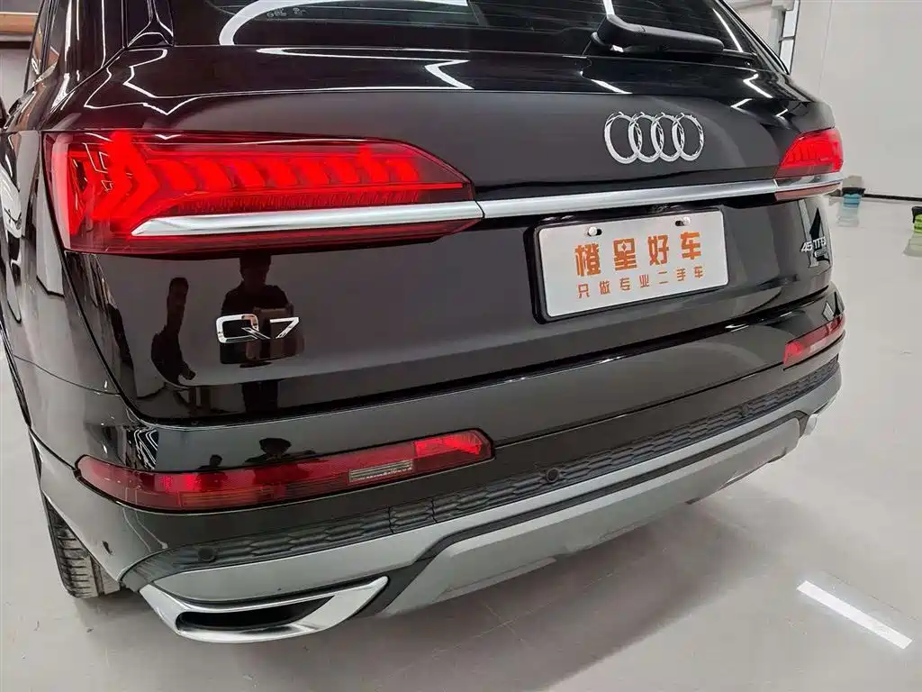 Audi Q7 — миниатюра 6