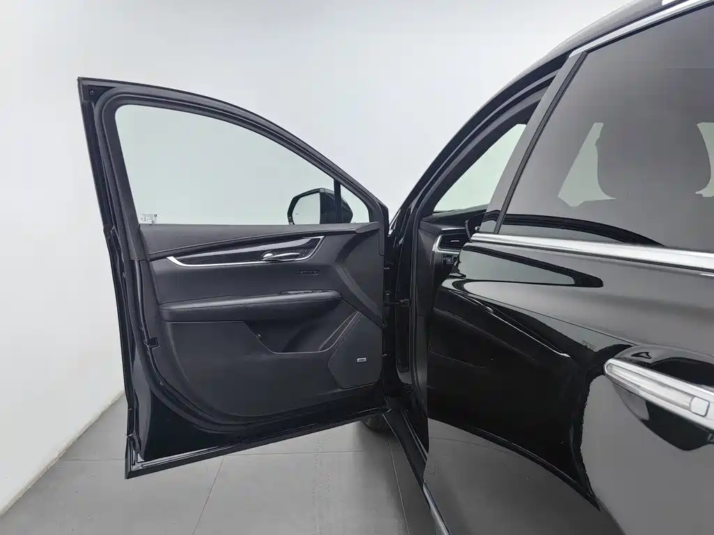 Cadillac XT5 — миниатюра 8