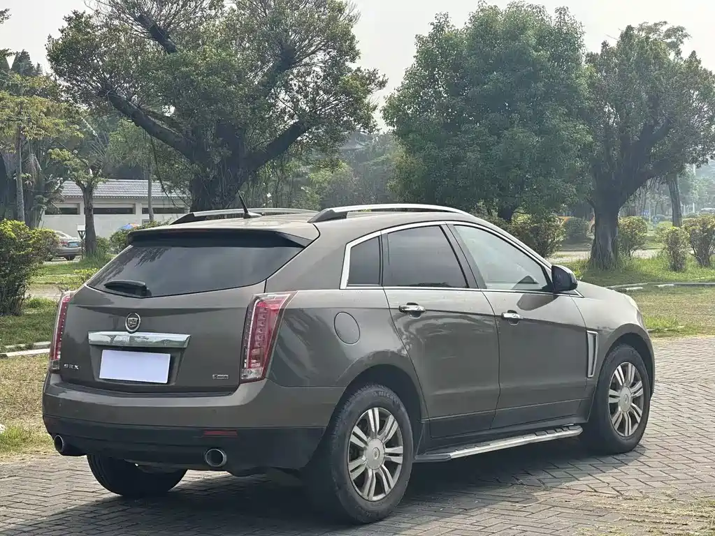 Cadillac SRX — миниатюра 9