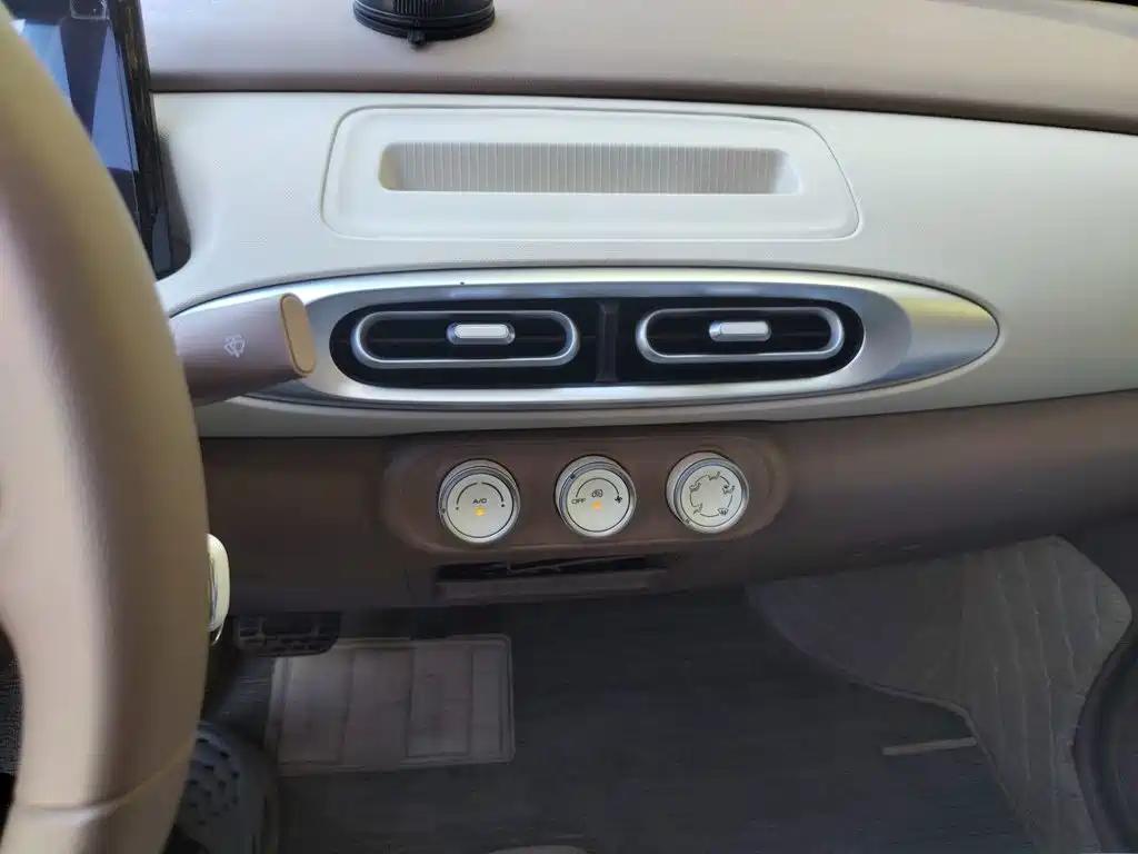 Wuling MINIEV — миниатюра 9