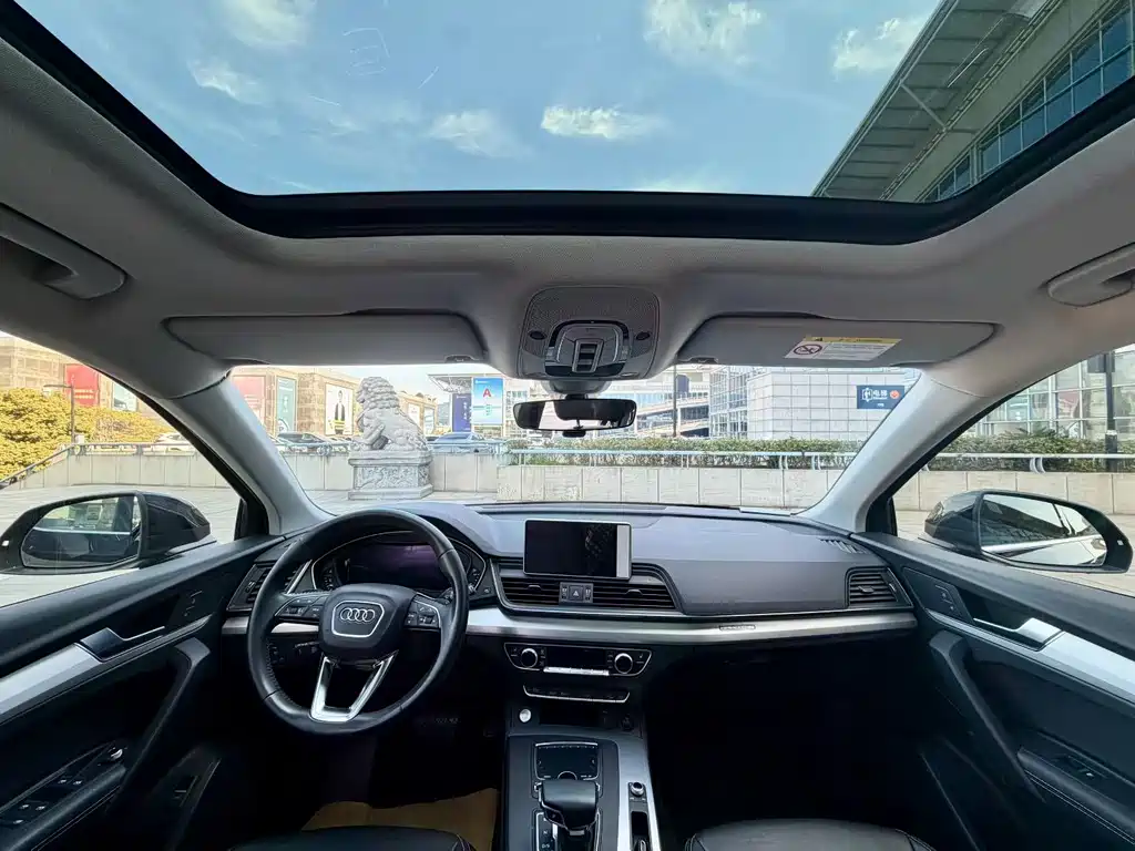 Audi Q5L - фото 4