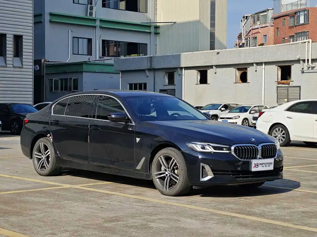 BMW 5 Series — миниатюра 7