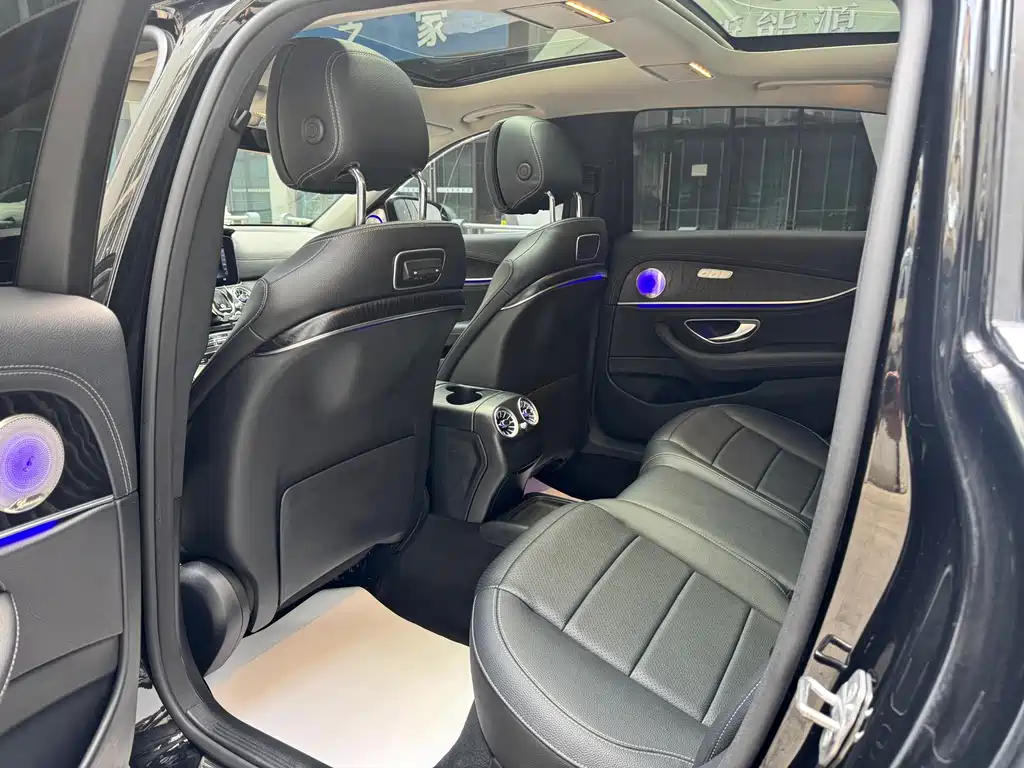 Mercedes-Benz E-Class — миниатюра 10