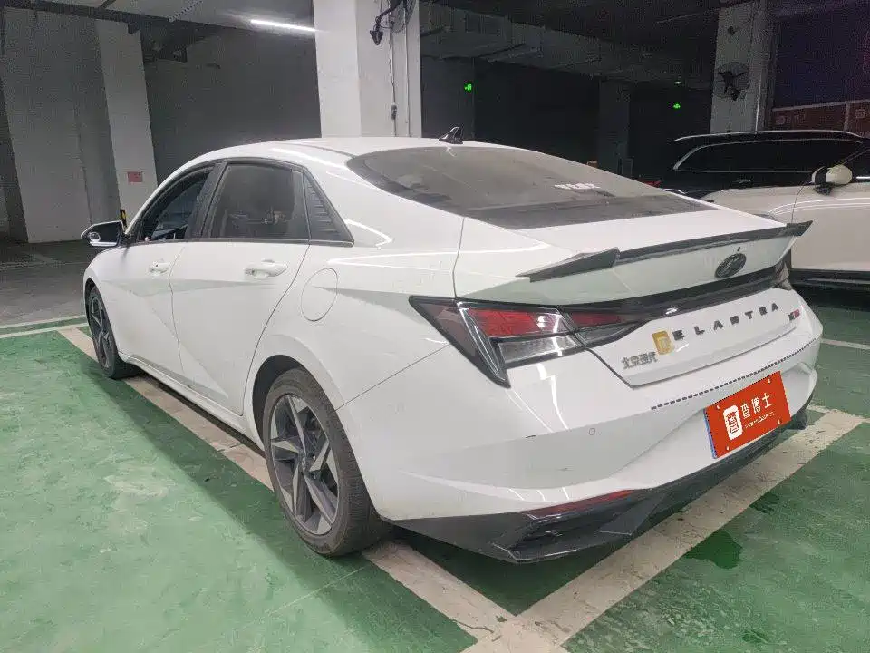 Hyundai Elantra — миниатюра 3