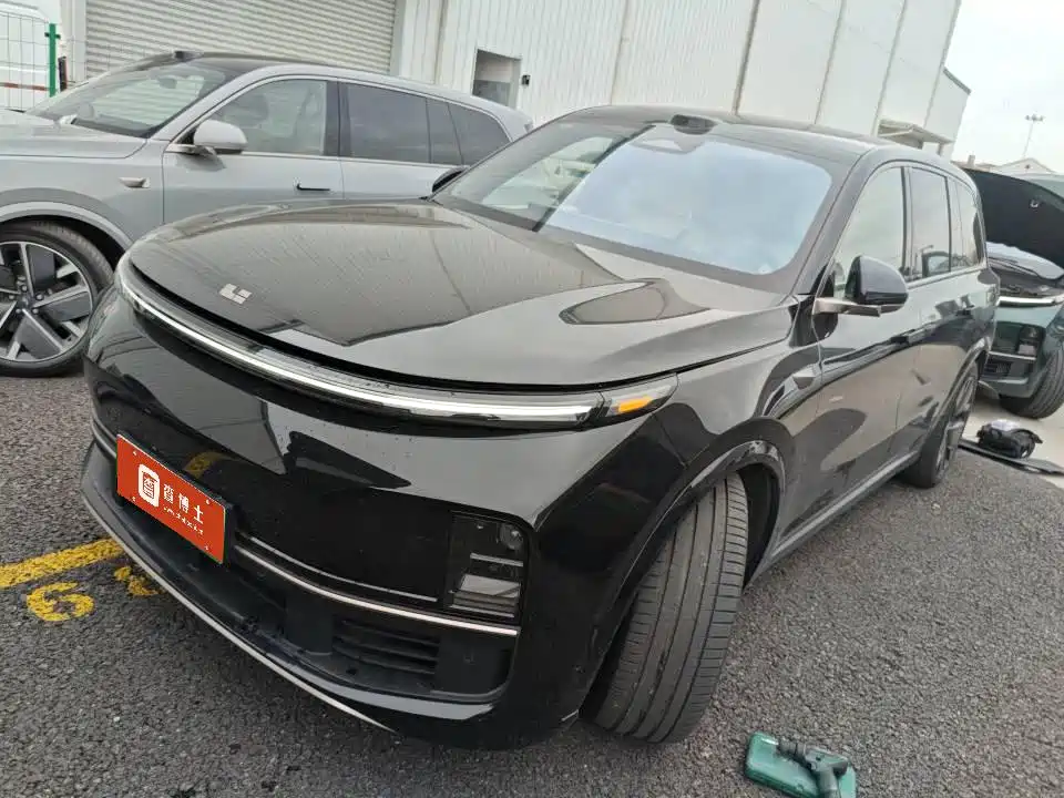 Li Auto Li L9 2025
