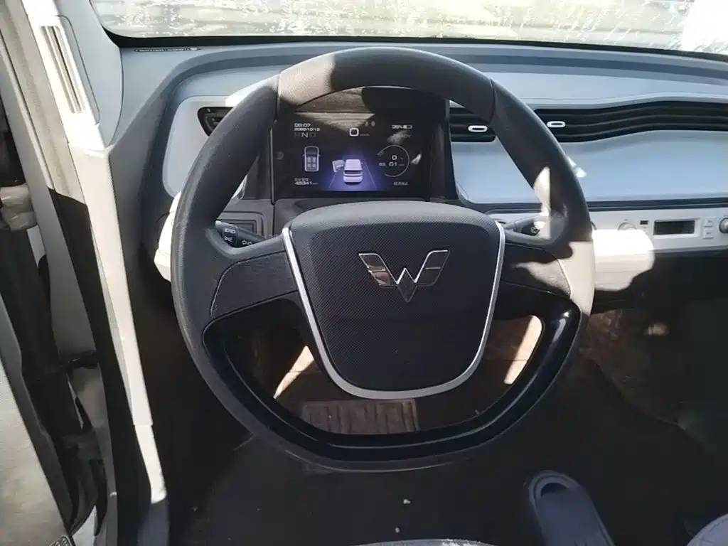 Wuling MINIEV — миниатюра 11