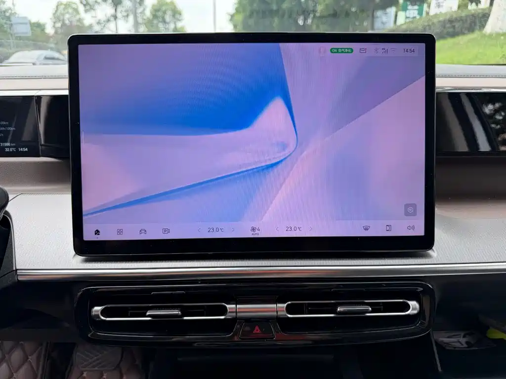 GAC Motor Trumpchi E8 PHEV — миниатюра 10