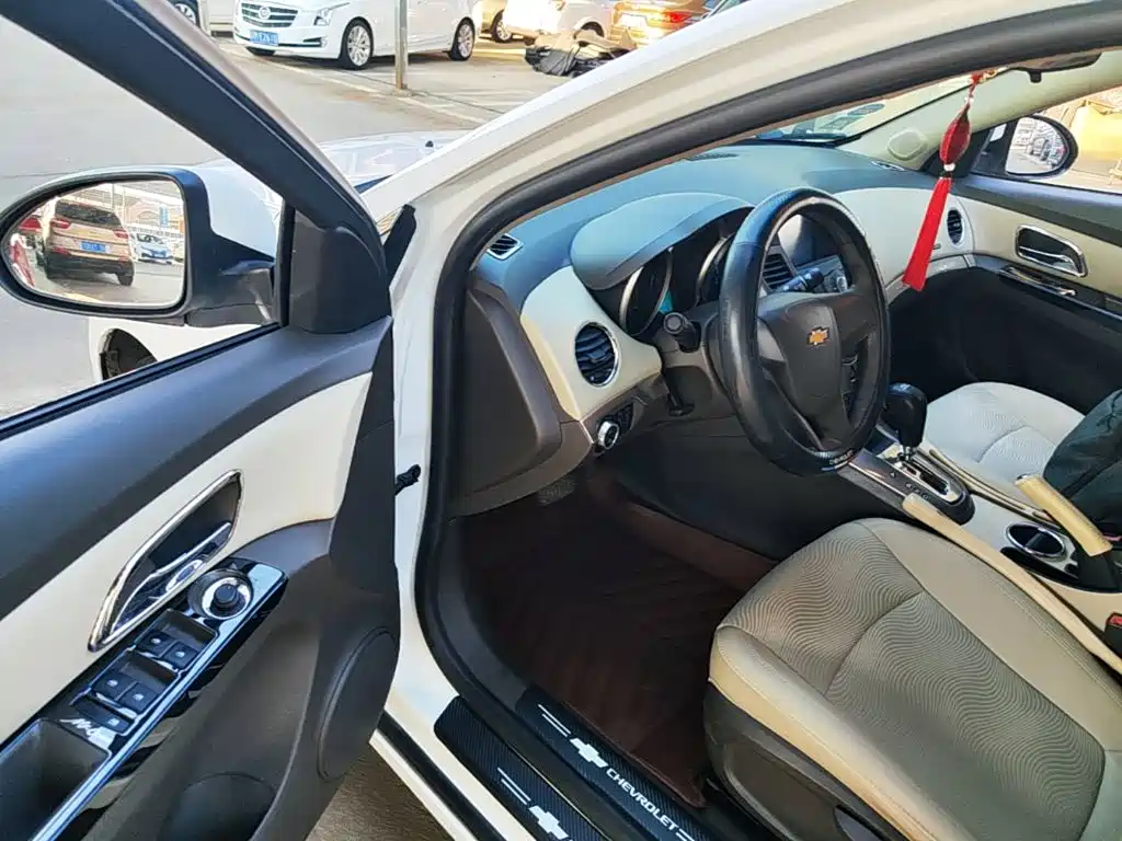 Chevrolet Cruze — миниатюра 16