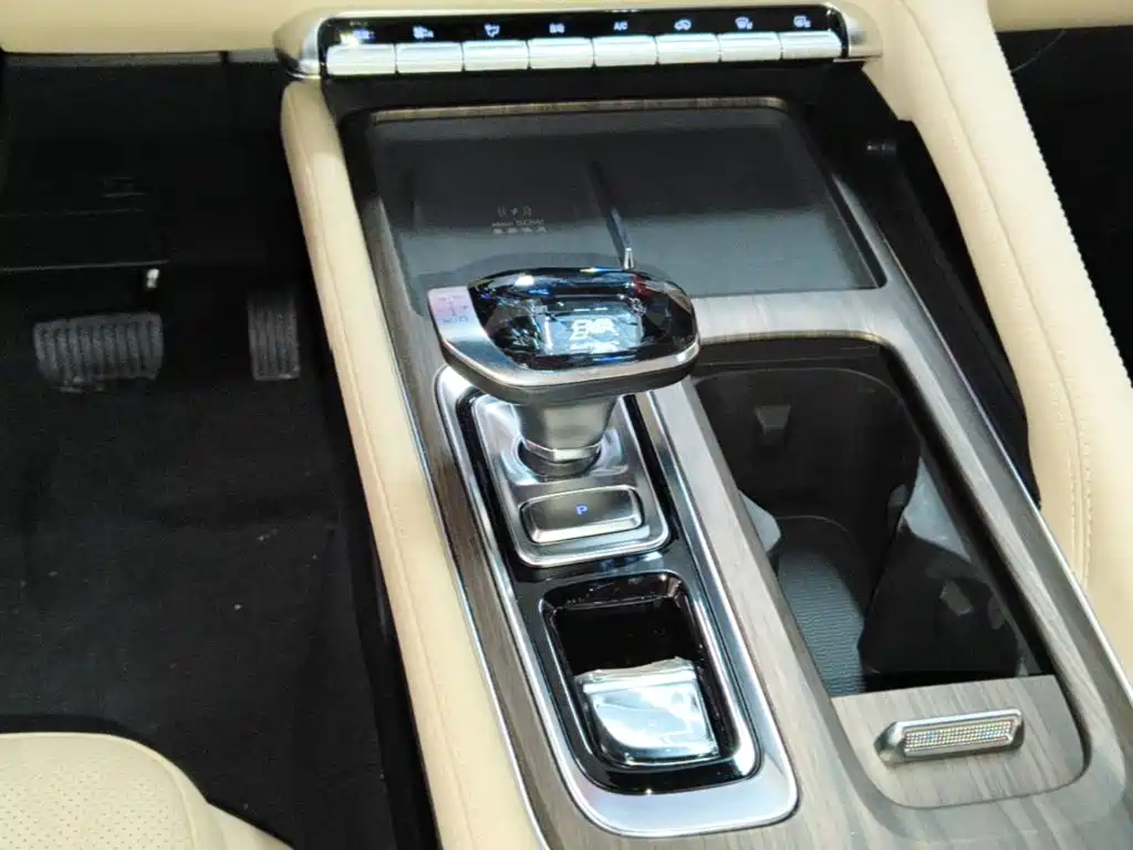 Geely Xingyue L — миниатюра 14