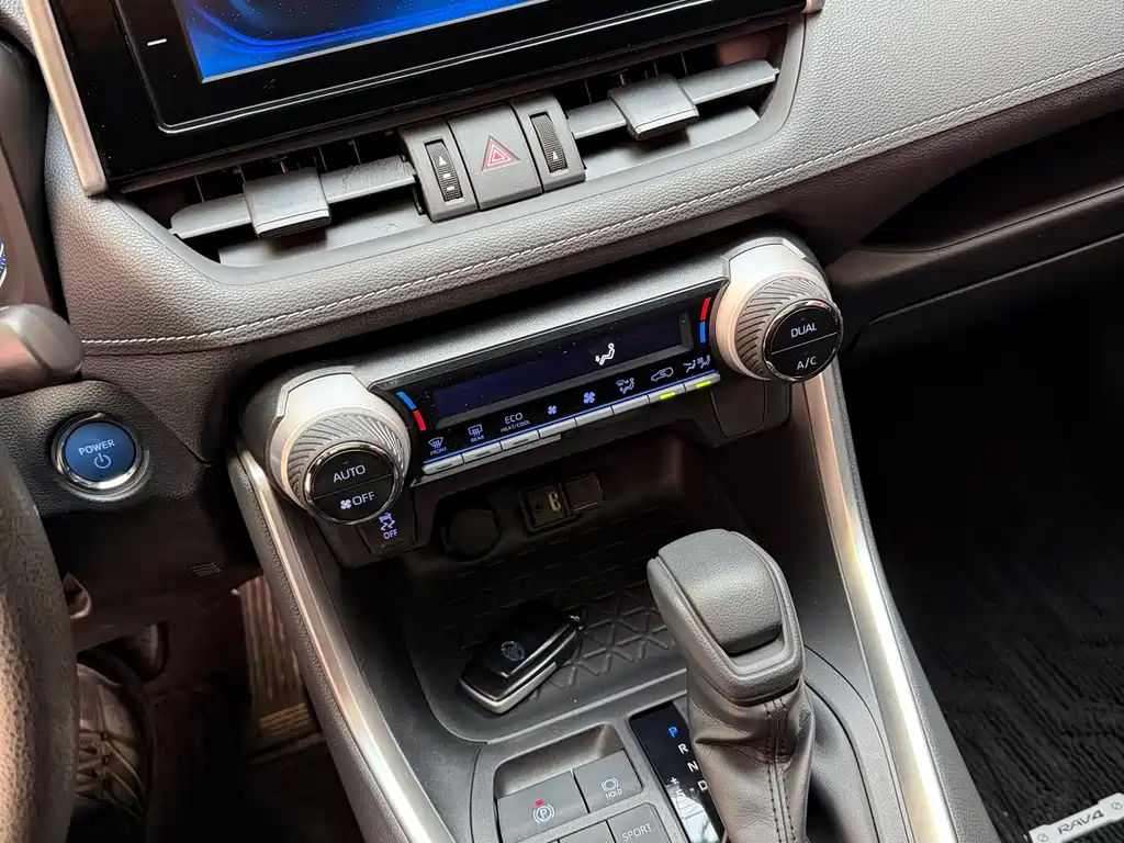 TOYOTA RAV4 RONGFANG