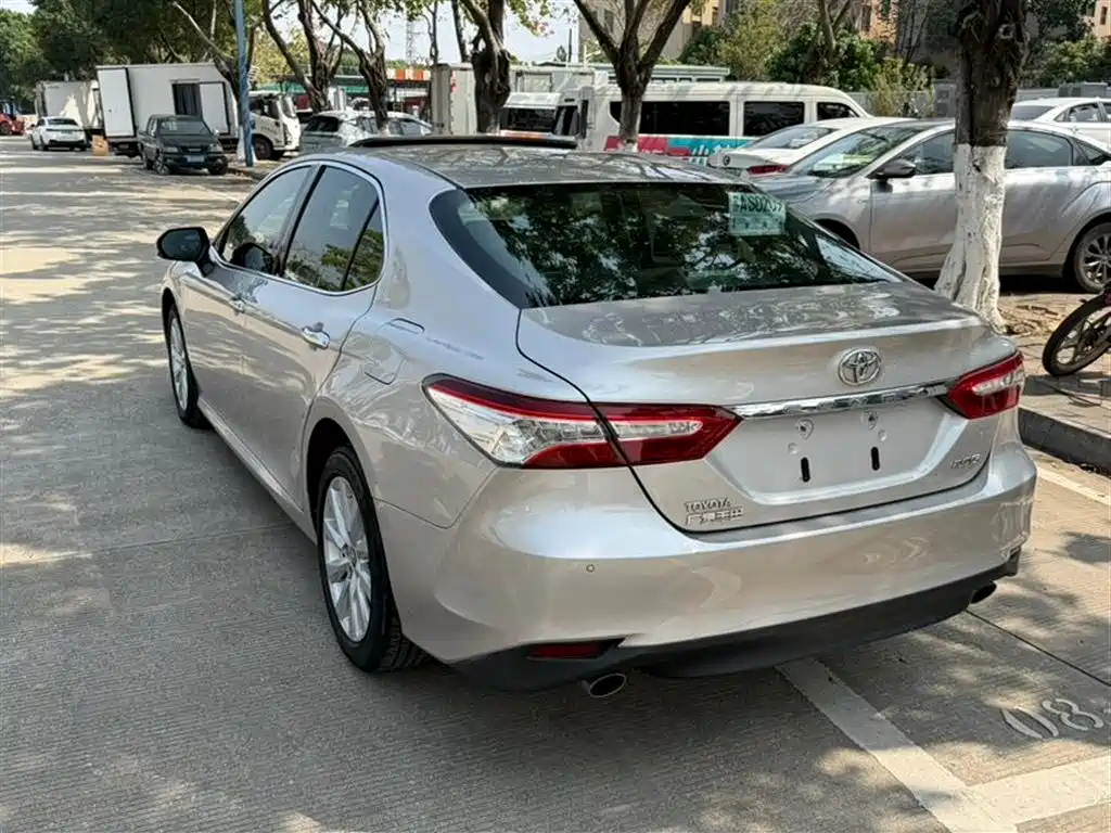 TOYOTA CAMRY