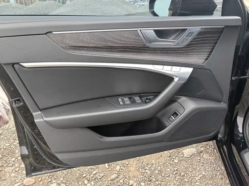 Audi A6L — миниатюра 10