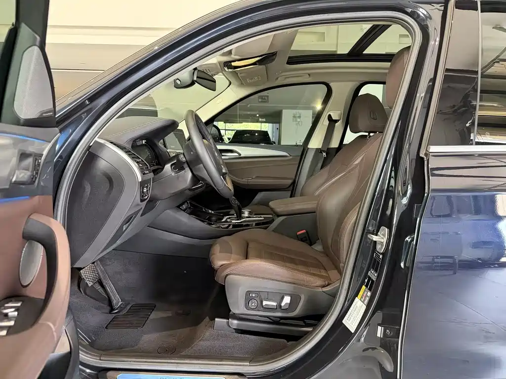 BMW iX3 — миниатюра 4