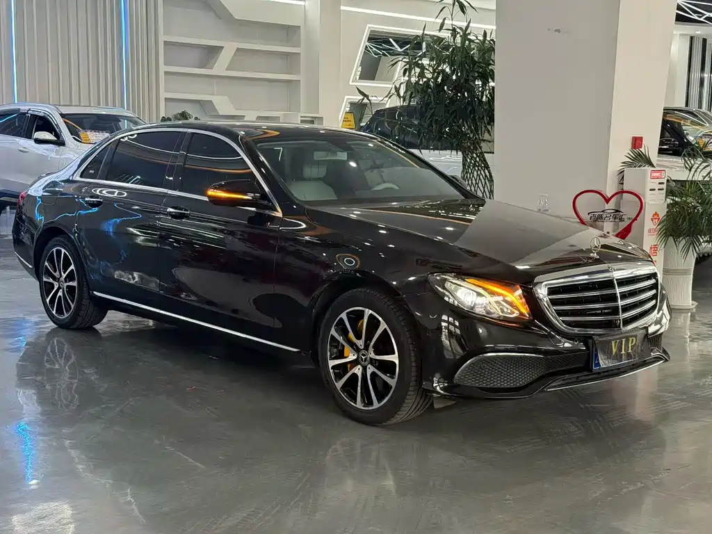 Mercedes-Benz E-Class — миниатюра 3