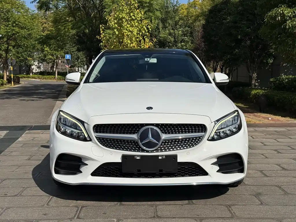Mercedes-Benz C-Class — миниатюра 2