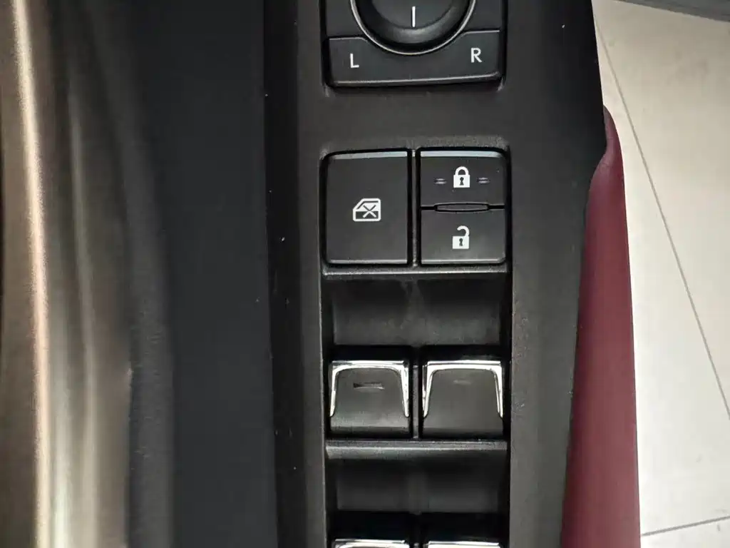Lexus NX — миниатюра 12