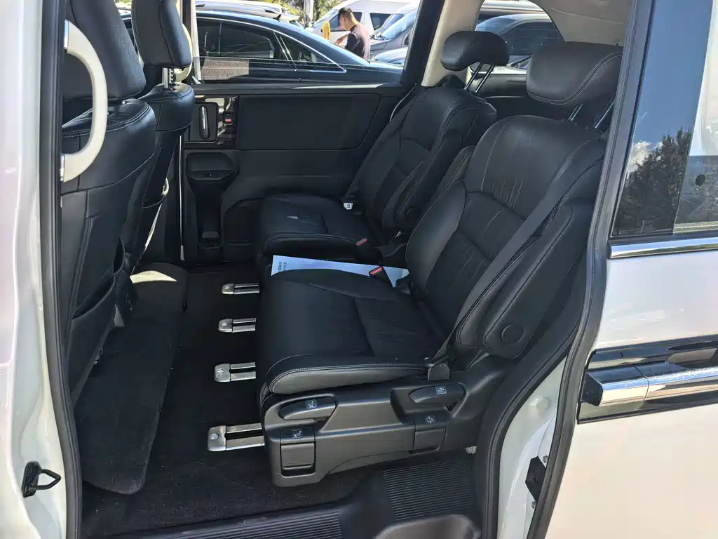 Honda Elysion — миниатюра 11
