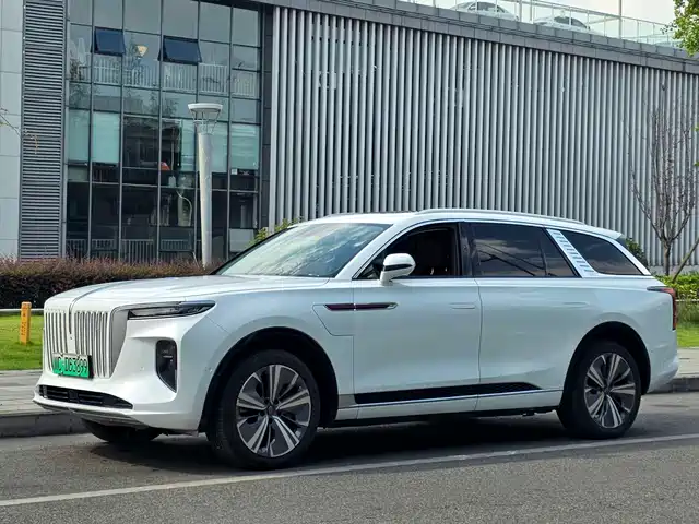 2022 Hongqi E-HS9