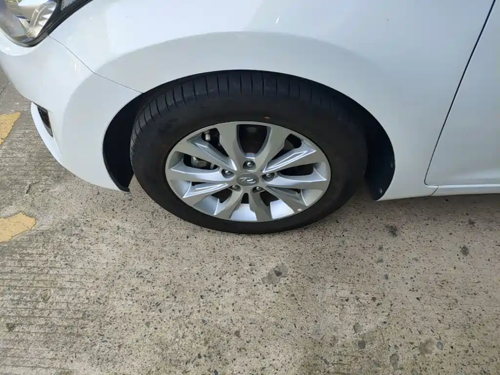 Hyundai Elantra Langdong — миниатюра 23