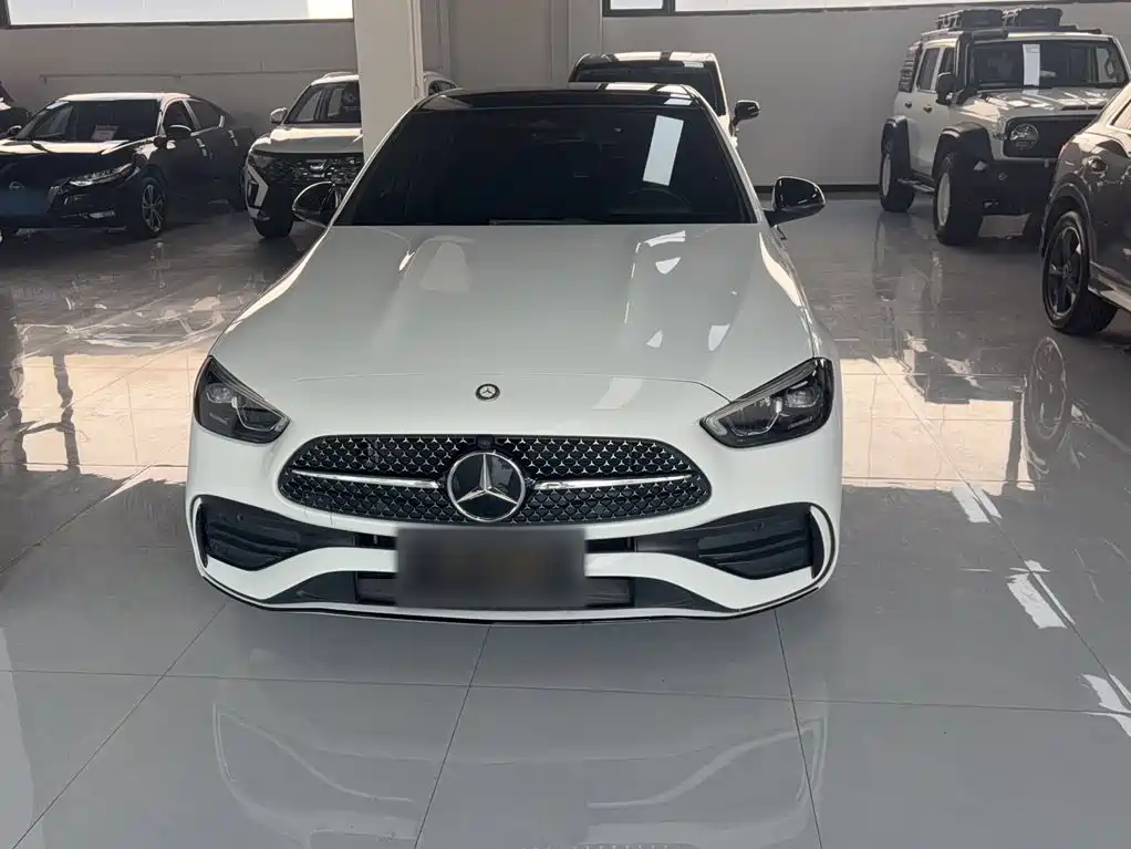 Mercedes-Benz C-Class — миниатюра 6