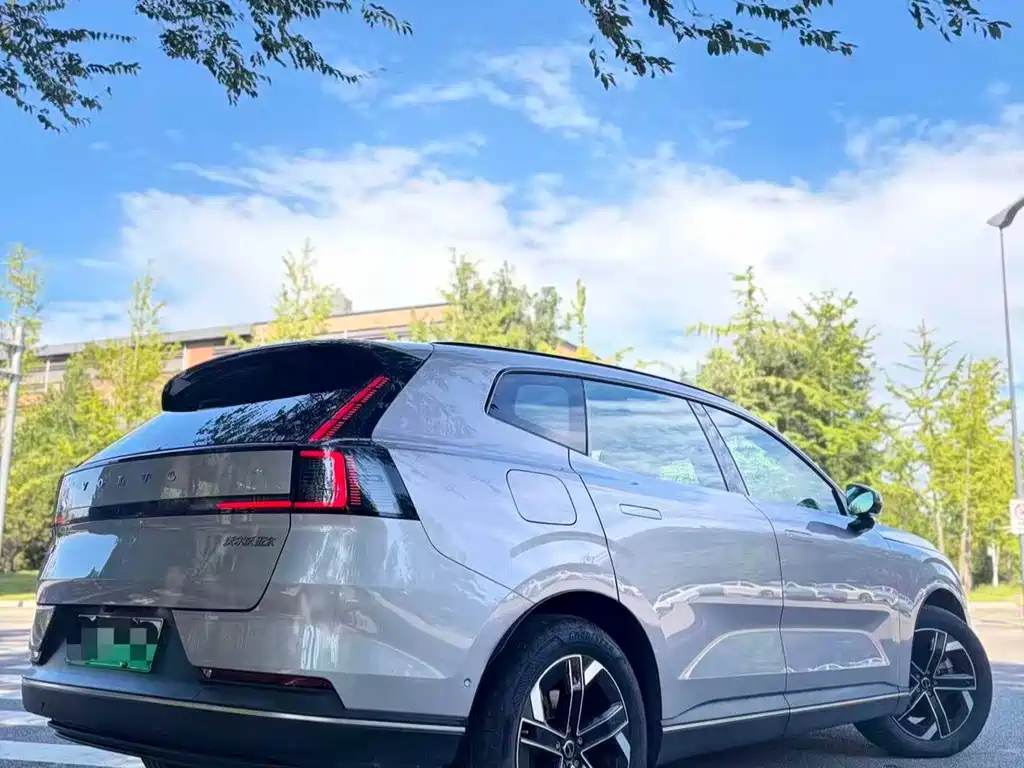 Volvo XC70 PHEV — миниатюра 3