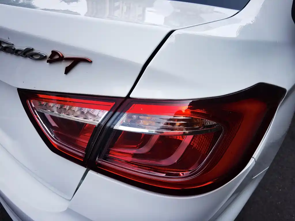Changan Eado DT — миниатюра 9