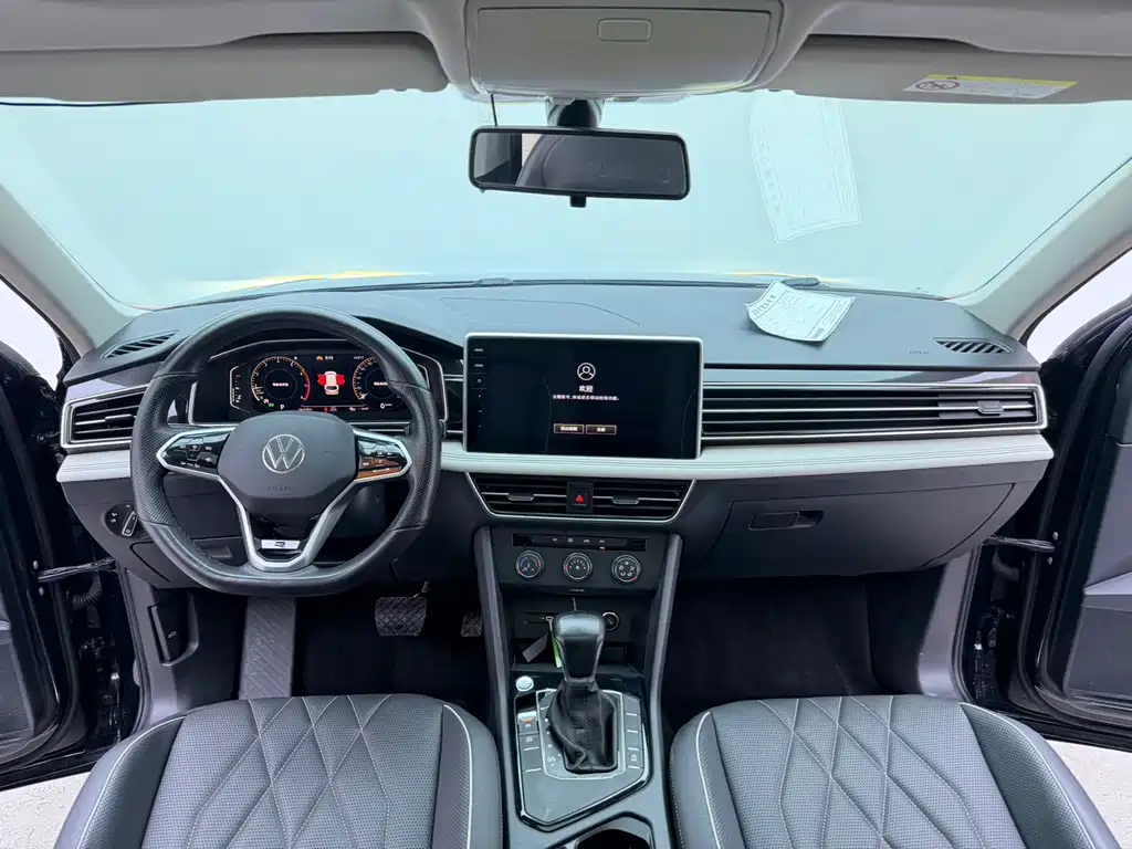 Volkswagen Tiguan L — миниатюра 12