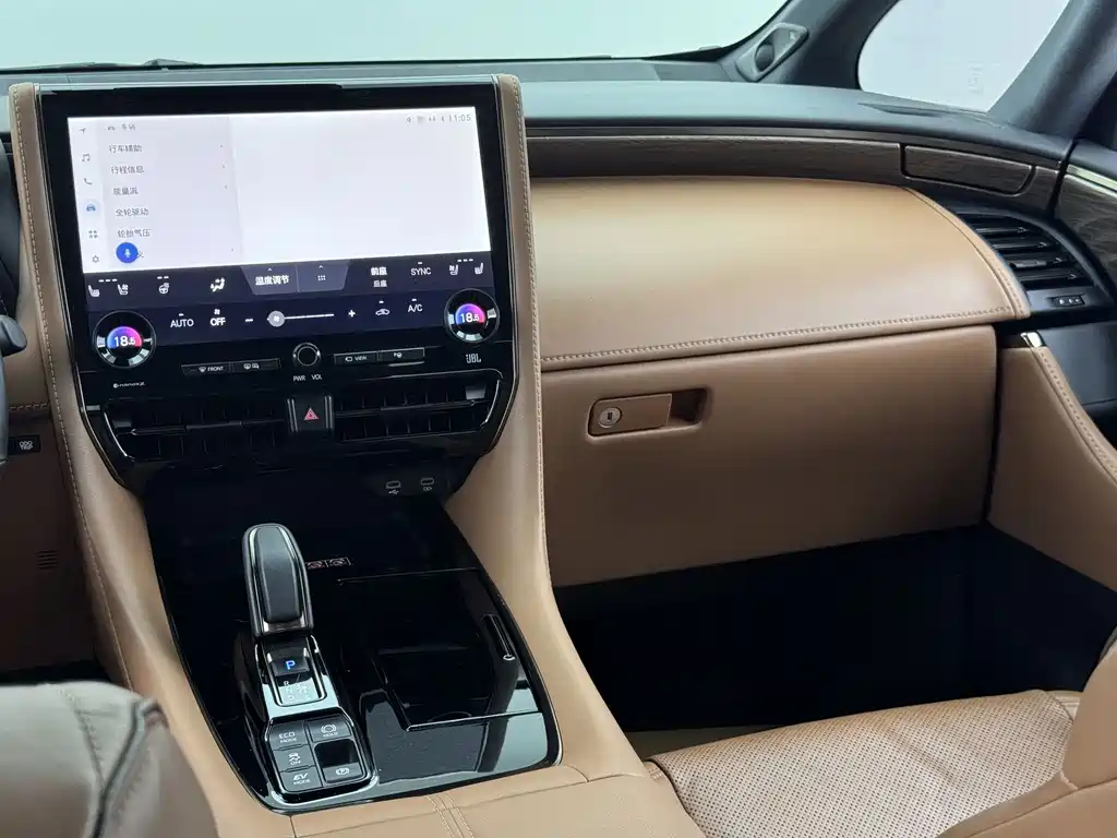 Toyota Alphard — миниатюра 9
