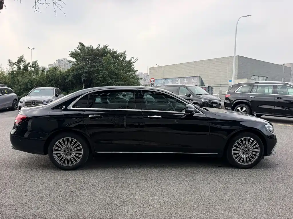 Mercedes-Benz E-Class — миниатюра 22