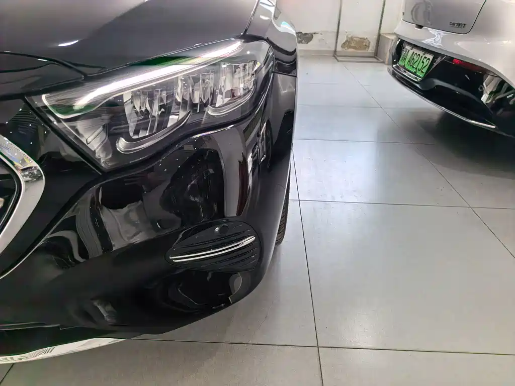 Mercedes-Benz E-Class — миниатюра 3