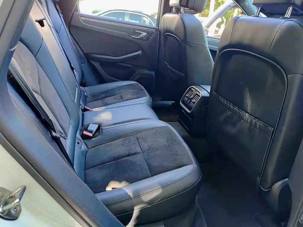 Porsche Macan — миниатюра 11