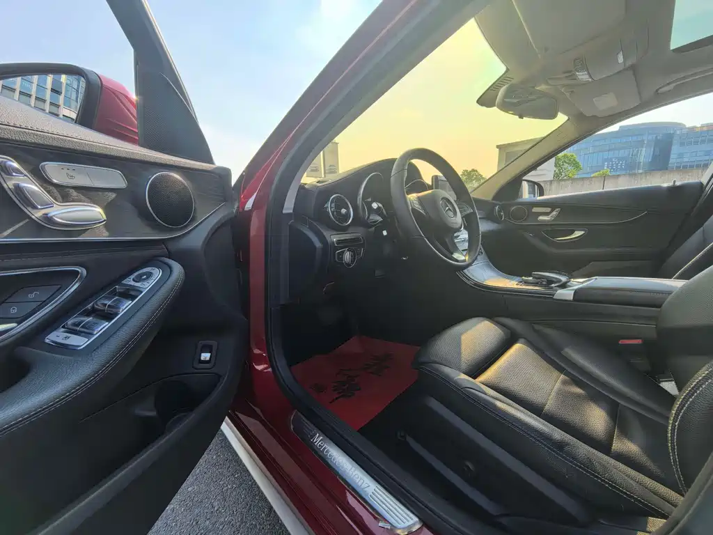 Mercedes-Benz C-Class — миниатюра 4