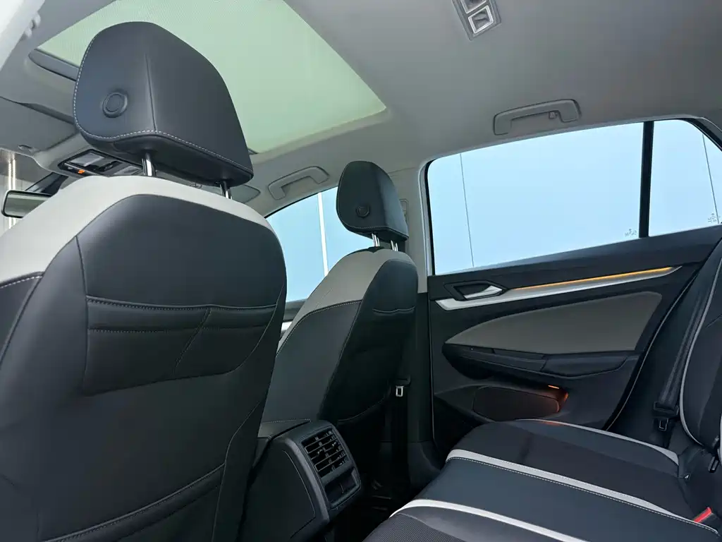 Volkswagen Golf — миниатюра 9