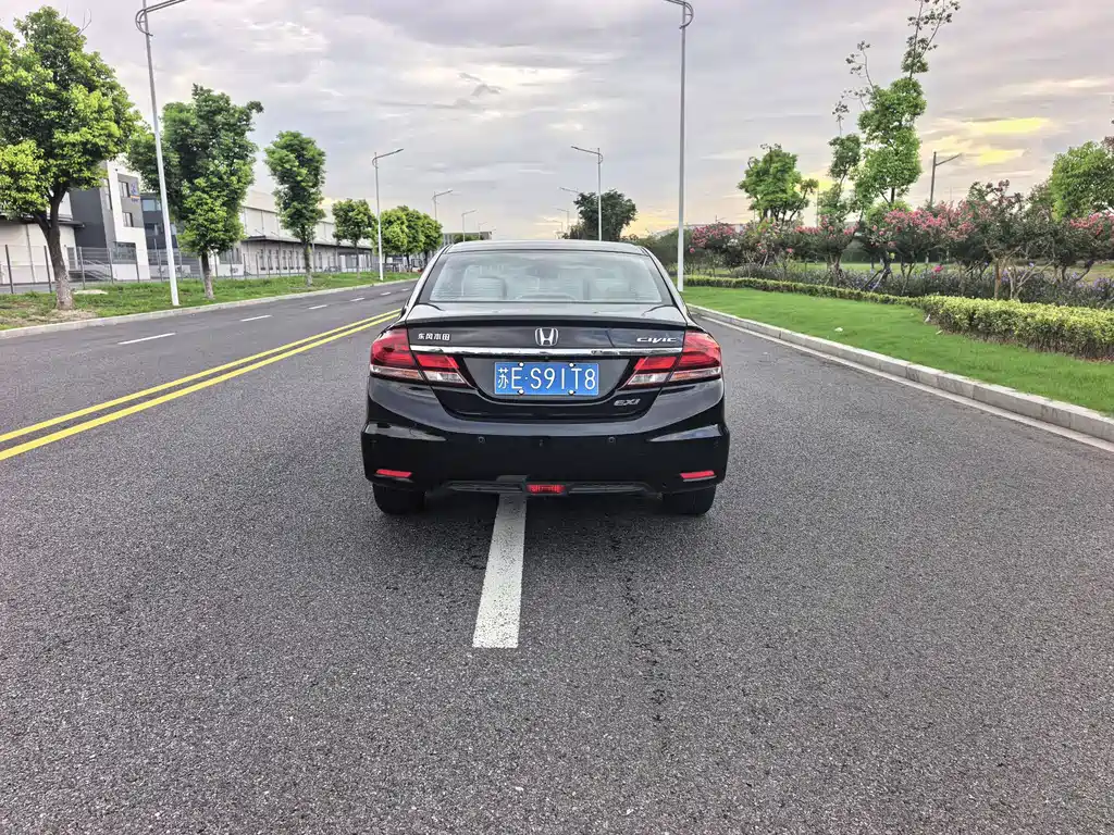 Honda Civic — миниатюра 12