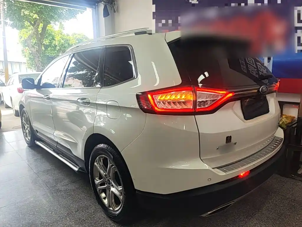 Ford Edge — миниатюра 5