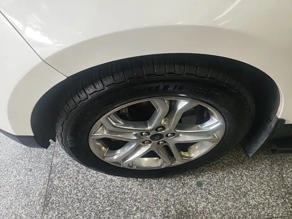 Ford Edge — миниатюра 23