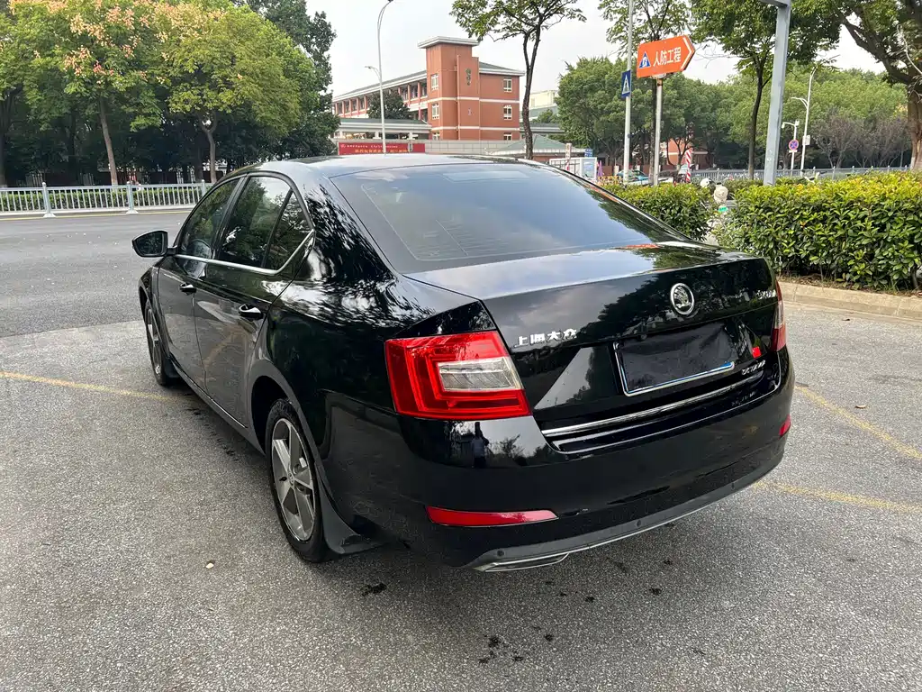 Skoda Octavia — миниатюра 5
