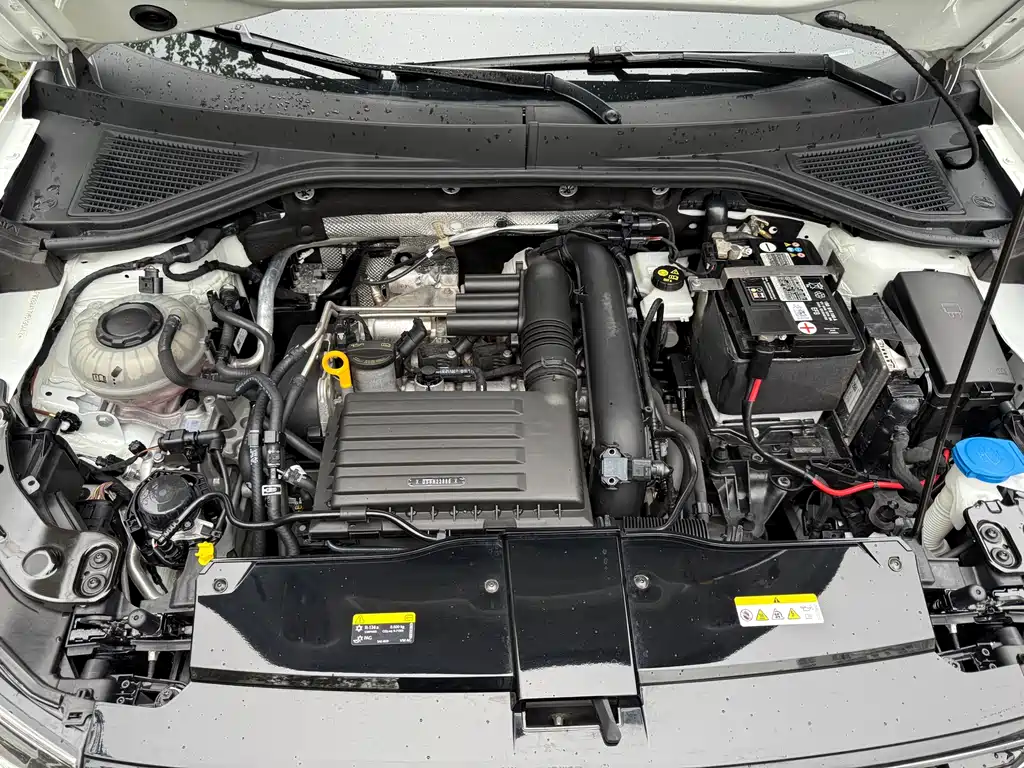 VOLKSWAGEN T ROC EXPLORING SONGS