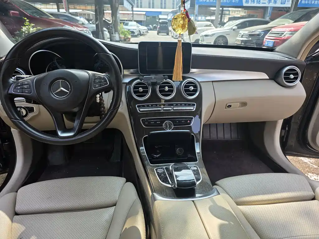 Mercedes-Benz C-Class — миниатюра 10