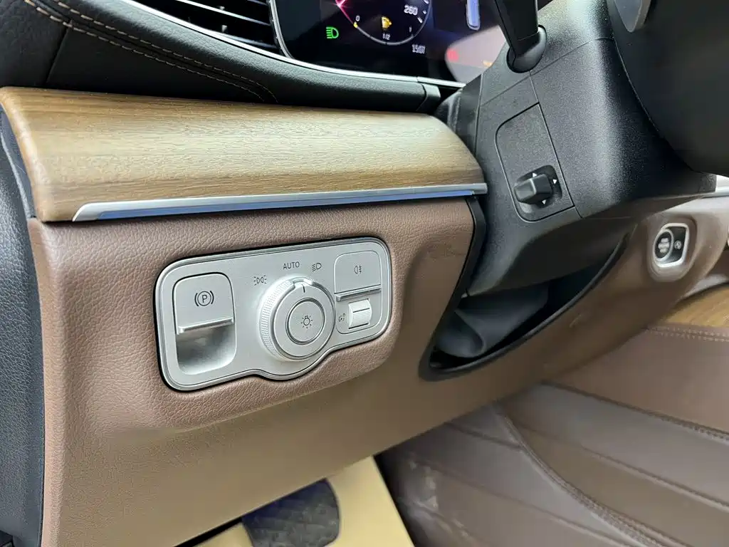 Mercedes-Benz GLE (Import) — миниатюра 31