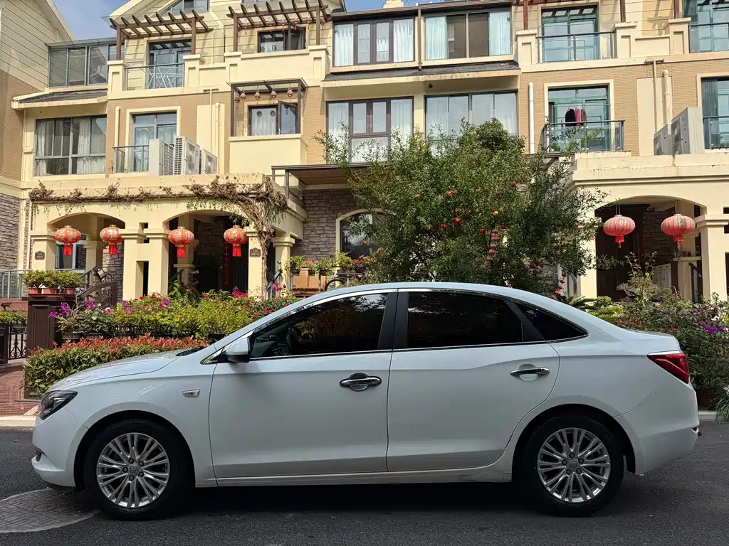 Buick Excelle — миниатюра 4