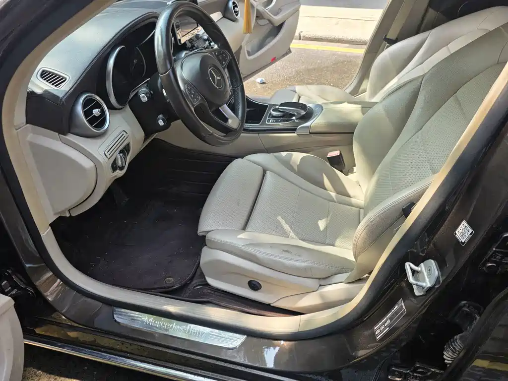 Mercedes-Benz C-Class — миниатюра 7