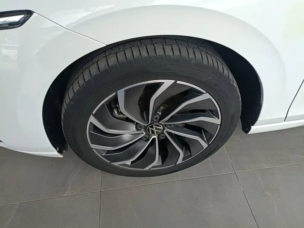 Volkswagen Golf — миниатюра 23