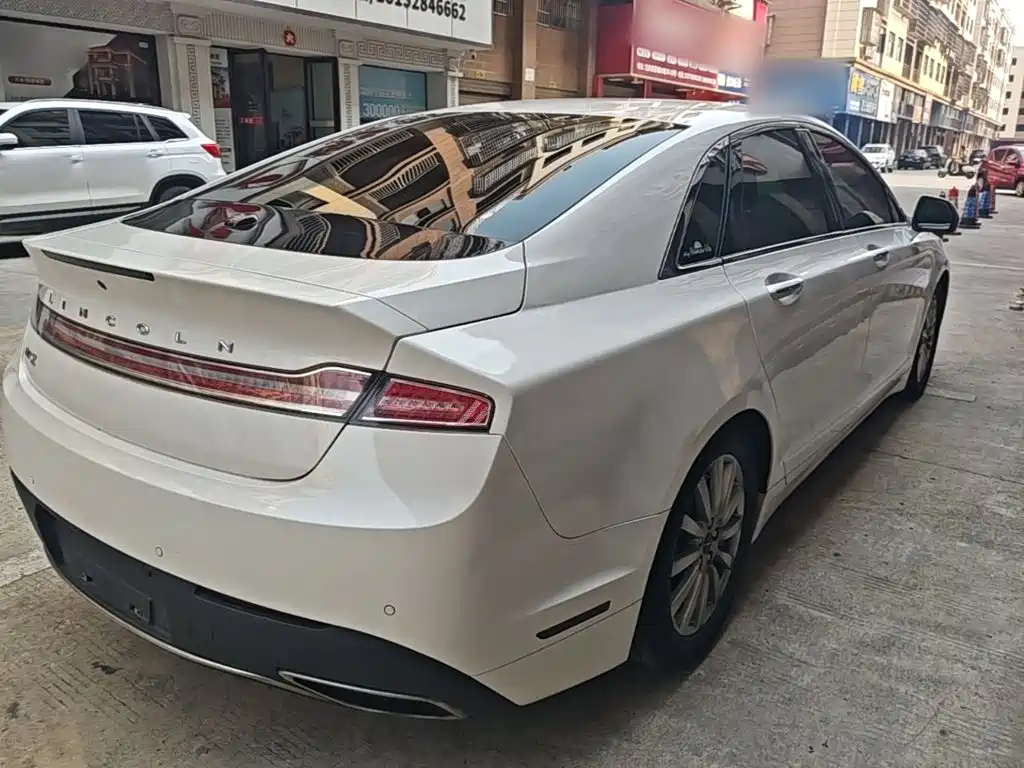 Lincoln MKZ — миниатюра 7