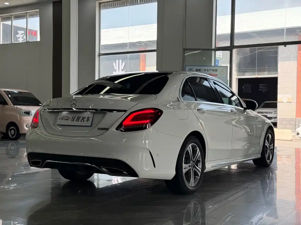 Mercedes-Benz C-Class — миниатюра 7