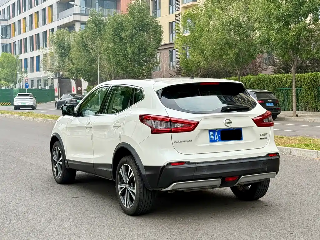 Nissan Qashqai — миниатюра 7