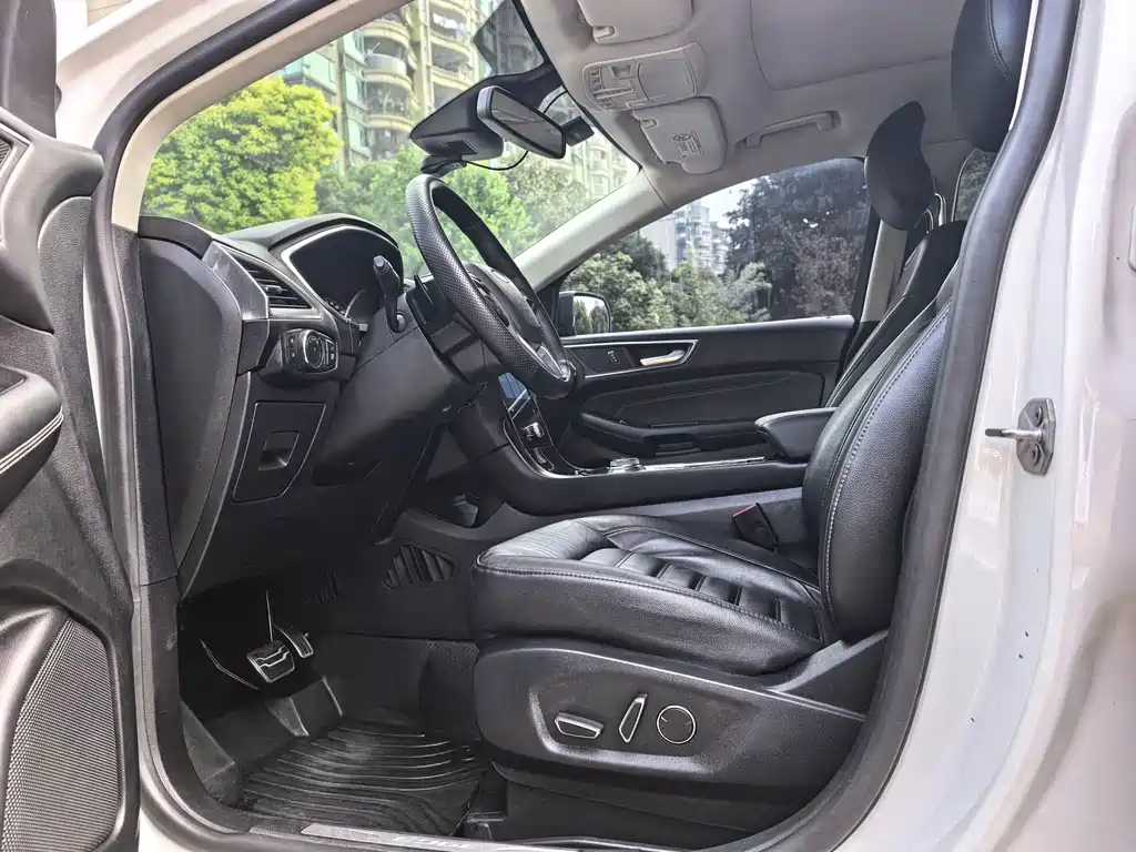 Ford Edge — миниатюра 9